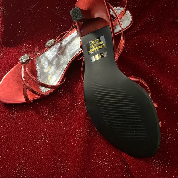 Bling Red Open Shoes Size 8.5 - Picture 4 of 7